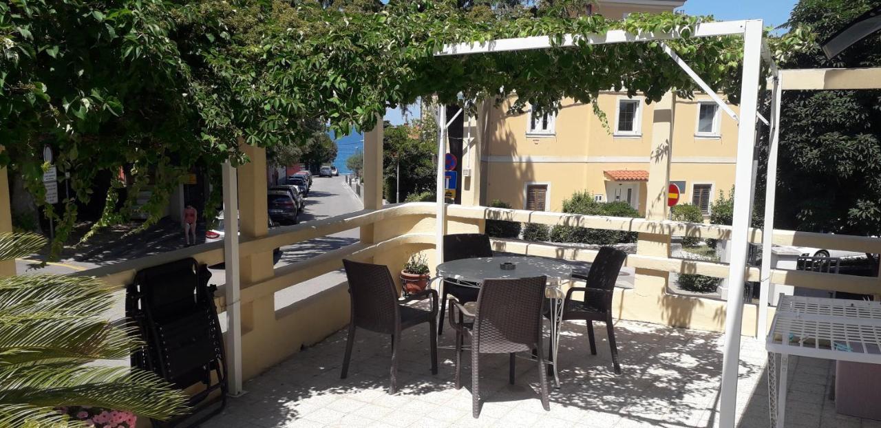 Apartments Villa Sandi Izola Exterior foto
